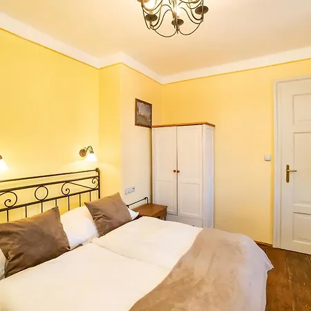 ゲストハウス ペンション タラールーフ ドゥーム 3*