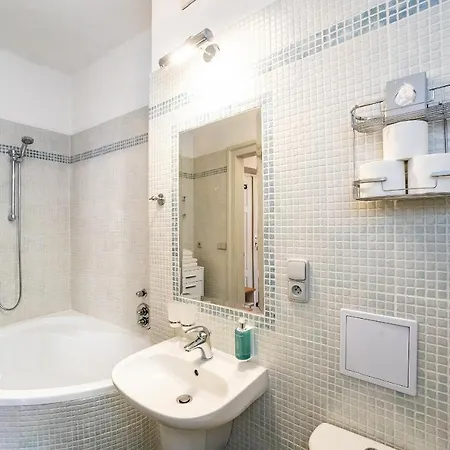 ペンション タラールーフ ドゥーム 3*