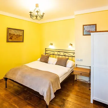 ペンション タラールーフ ドゥーム 3* チェスキー クルムロフ