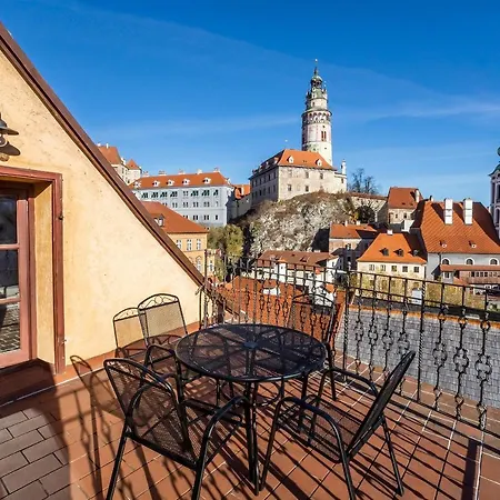 ペンション タラールーフ ドゥーム ゲストハウス