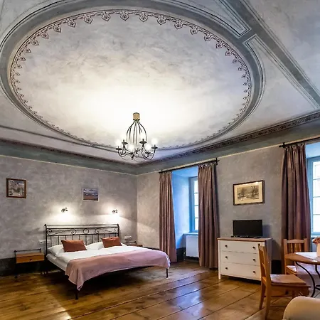 ペンション タラールーフ ドゥーム ゲストハウス チェスキー クルムロフ