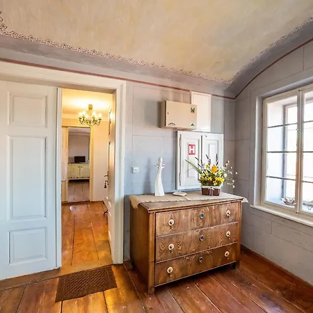 ペンション タラールーフ ドゥーム ゲストハウス 3*